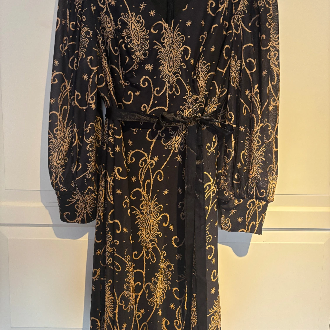 Mönstrad klänning  - 90