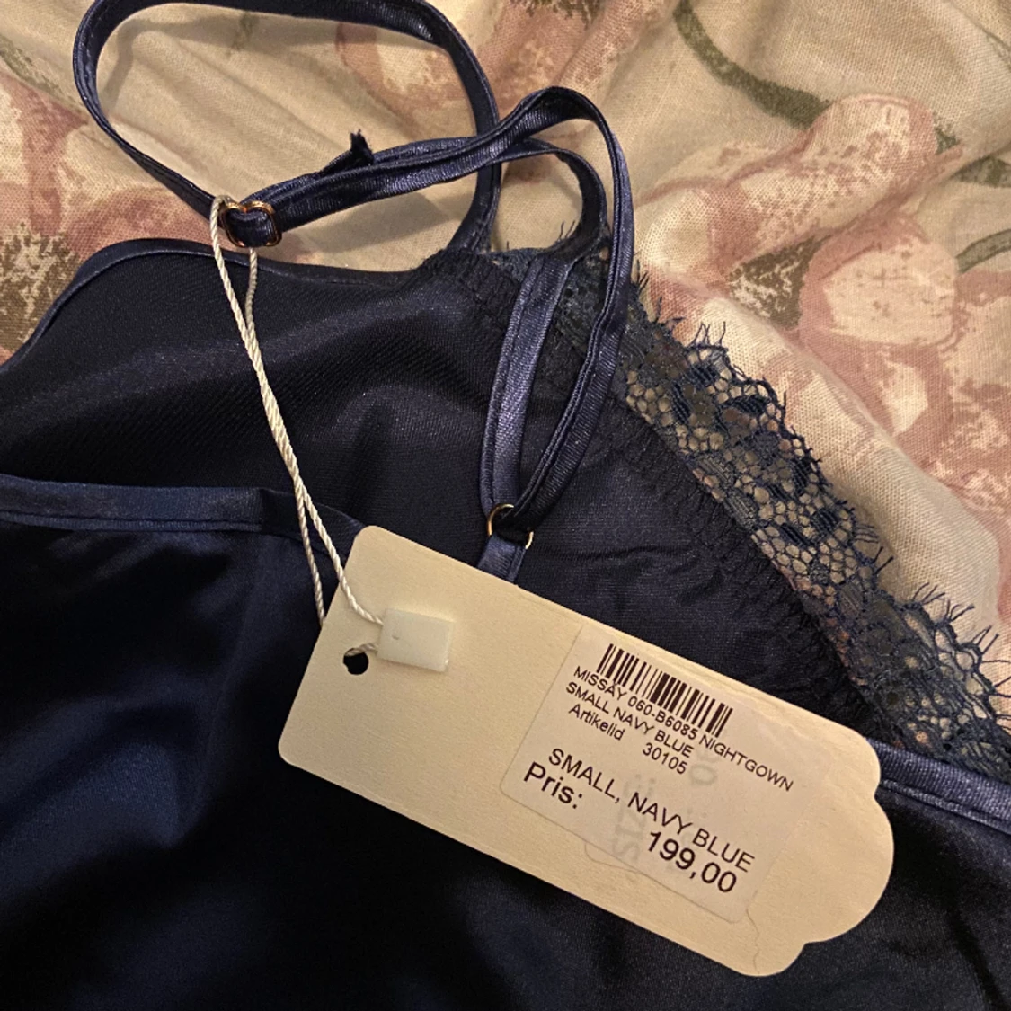 Nattlinne/satinklänning - 90