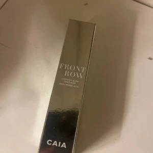 Caia concealer  - Caias nya concealer ”front row” i färgen 2N. Endast testad! Säljer pga av att det var fel färg för mig🙈 