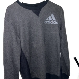 Adidas tröja - Snygg adidas tröja perfekt för träning men även för vardagar 