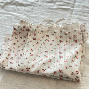 Pyjamas - Superfin oanvänd pyjamas från shein 💗