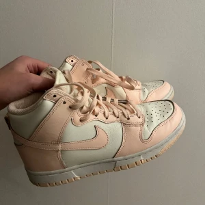 Nike Jordan  - Säljer Nike Jordan skor köpta i Berli för 1300, i gott skick. 