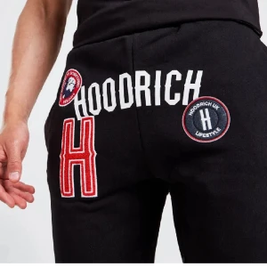 Hoodrich set - Storlek L, snöret från luvan är Borttagen säljer hela tracksuiten för 700
