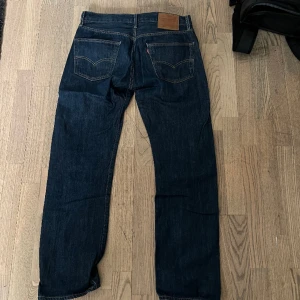 Levis 501  - Säljer Levis 501
