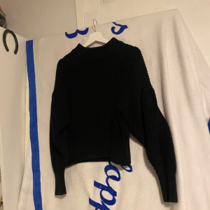 Stickad tröja💘 - En varm och skön stickad tröja från hm orginal pris 350kr💓