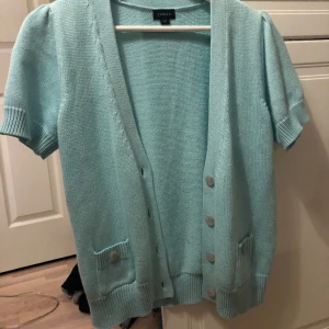 Turkos kofta  - Så gullig turkos kofta i strl M från Lindex, säljer då den inte kommer till användning💗