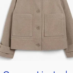 Säljer min kappa - Säljer den populära kappan från Kappahl den är knappt använd storlek s 