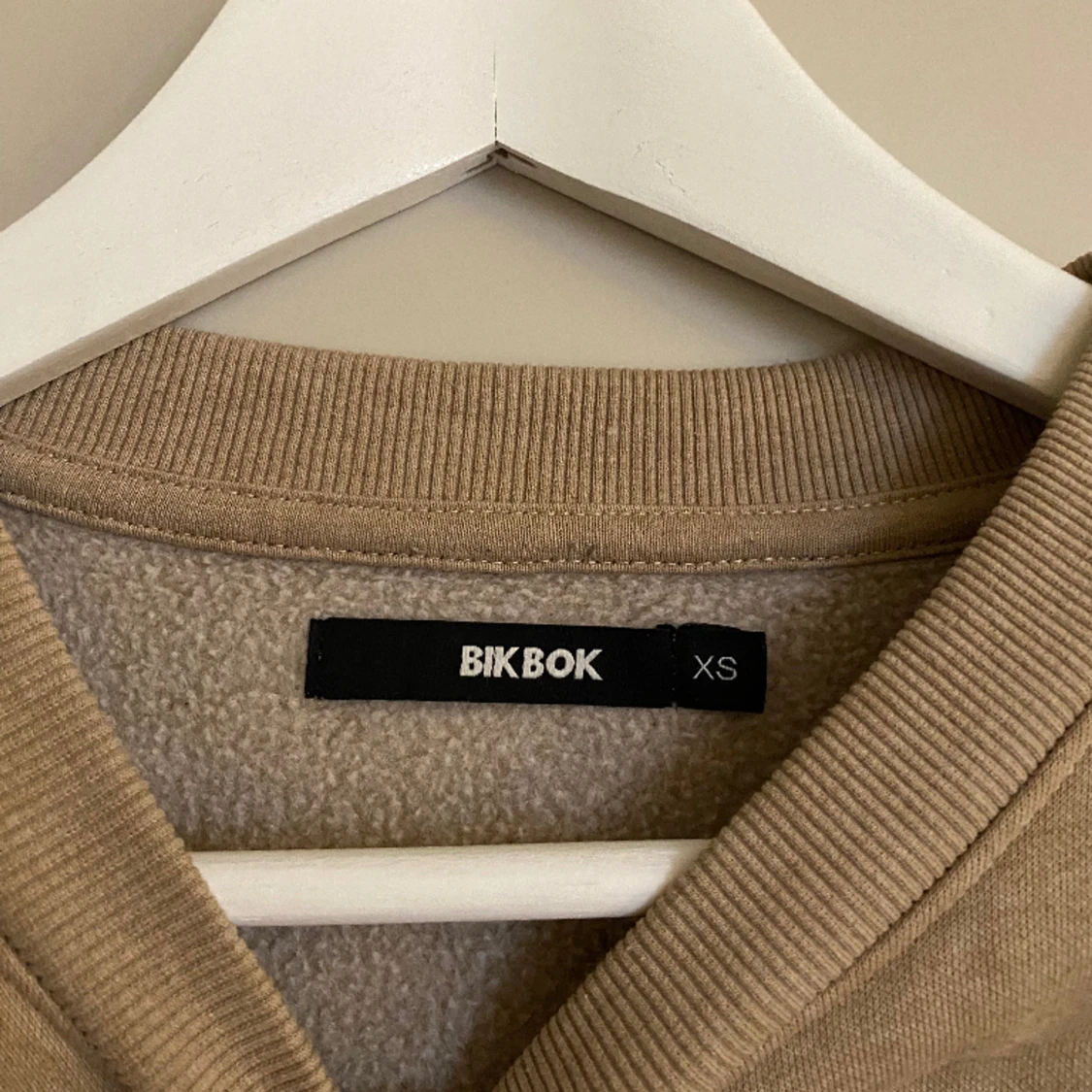 Beige sweatshirt  - 90