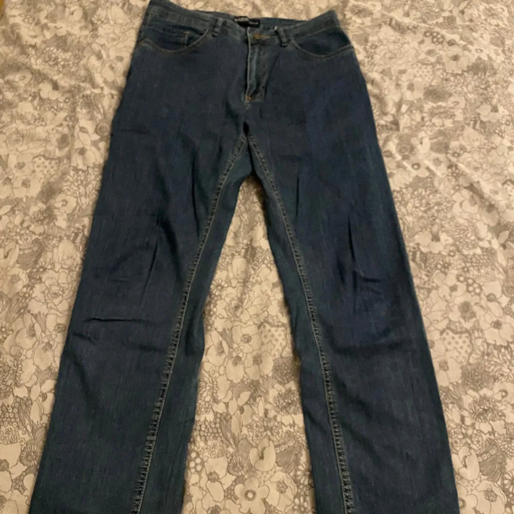 Vintage jeans i bra skick  Storlek 31/31 . Jeans & Byxor.