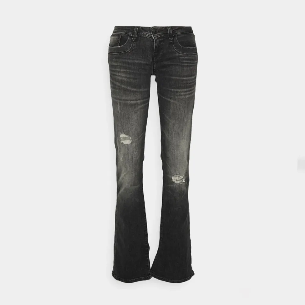 Säljer min ltb jeans då de inte passar mig💗 (skriv för egna bilder)❤️. Jeans & Byxor.