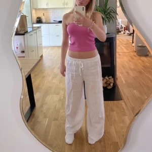 Vita linnebyxor  - Säljer dessa vita linnebyxor. 