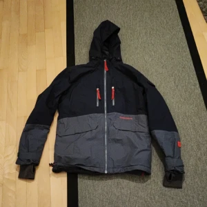 Skidjacka - Mörkblå/grå didrikson1913 skidjacka. Storlek 170, fint skick, varm.