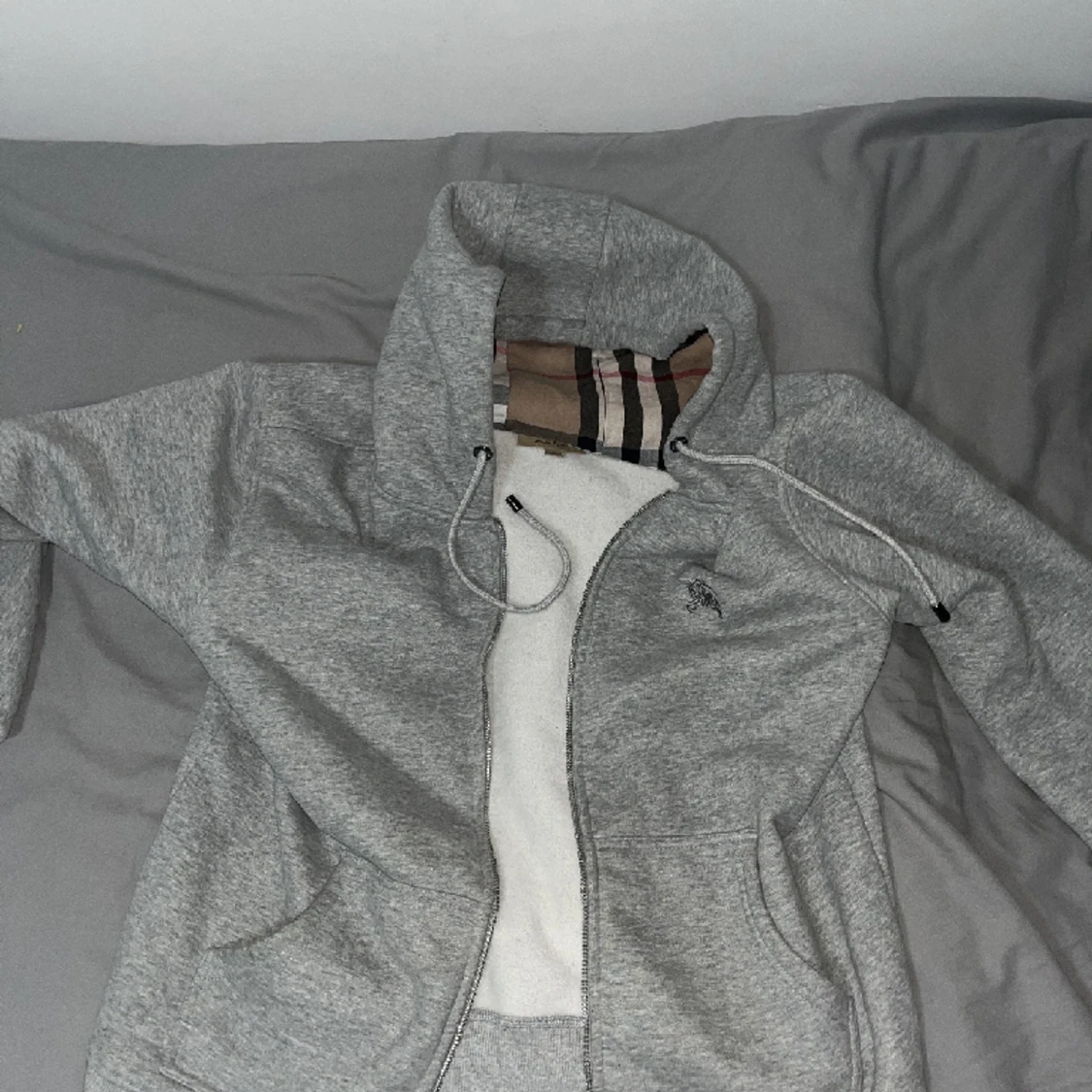 Burberry hoodie  - 90