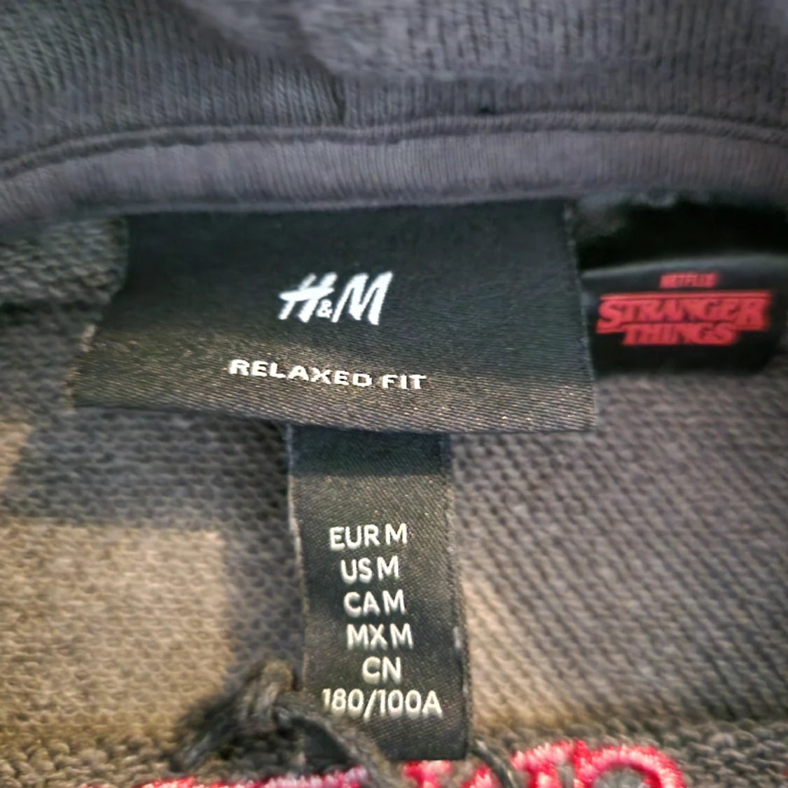 Hoodie "Stranger things" strl M, oanvänd - 91