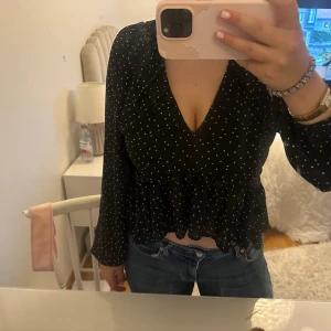 Blus - Fin blus med öppen rygg💗💗