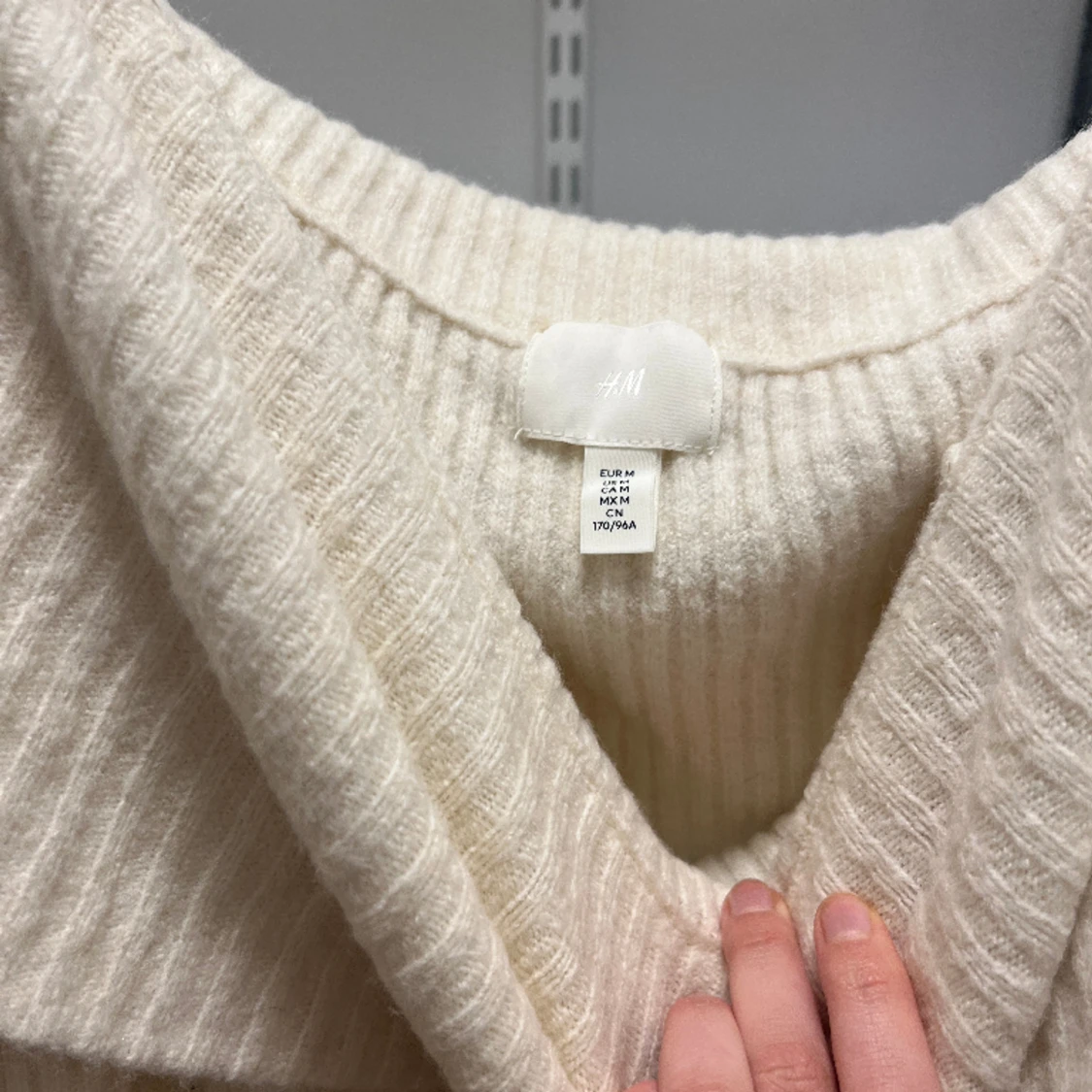 Offshulder stickad  - 90