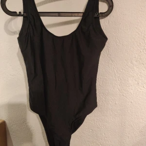 Baddräkt  - Nästan ny