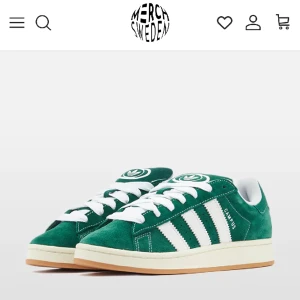 Gröna Adidas campus 00 - Säljer mina Adidas campus 00 i dark green, Köpta från Merch Sweden i höstas och är i fint skick. De är storlek 40 2/3 men lite små i storleken, jag har vanligtvis 39. Ev intresserad av att byta mot ett par andra skor i stl 38-40.