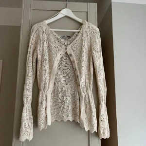 Stickad tröja zara - Fint skick, original pris 359kr säljer för 150kr