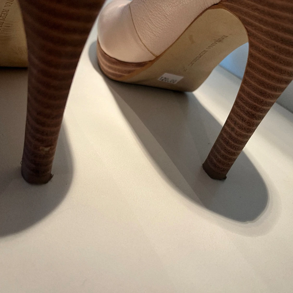 Beiga högklackade skor - 91