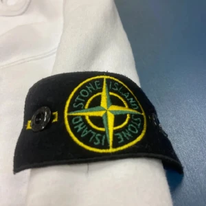 Stone island - Säljer min tröja använd ett få tal gånger varsamt exakt som ny 