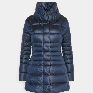 Intressekoll på min colmar jacka storlek 36  - Kollar intresset på min colmar jacka. Sitter superfint och är i bra skick. Nypris 5999kr Kom med bud  