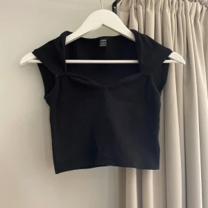 Svart topp - Aldrig använd, passar Xss också