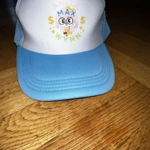 Anita Max wynn keps - Säljer en Anita Max Wynn keps med justerbar storlek kepsen är i ett perfekt skick. Fraktar eller möter upp.    BBL drizzy 