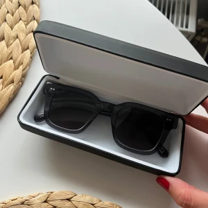 Chimi solglasögon  - Ett par snygga solglasögon från chimi i modellen CORE. Sparsamt använda🕶️