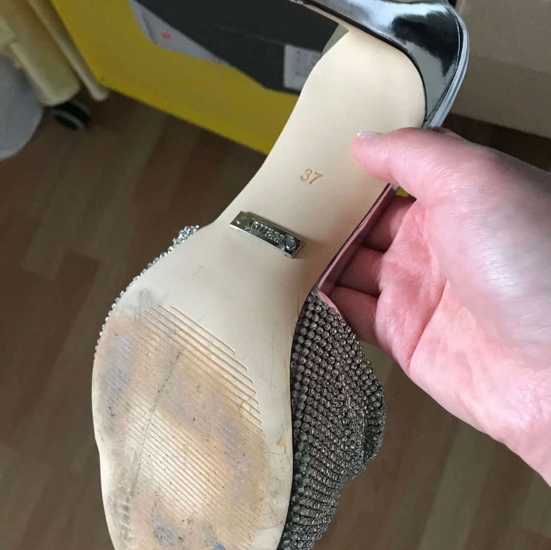 Guess högklackade skor - 91