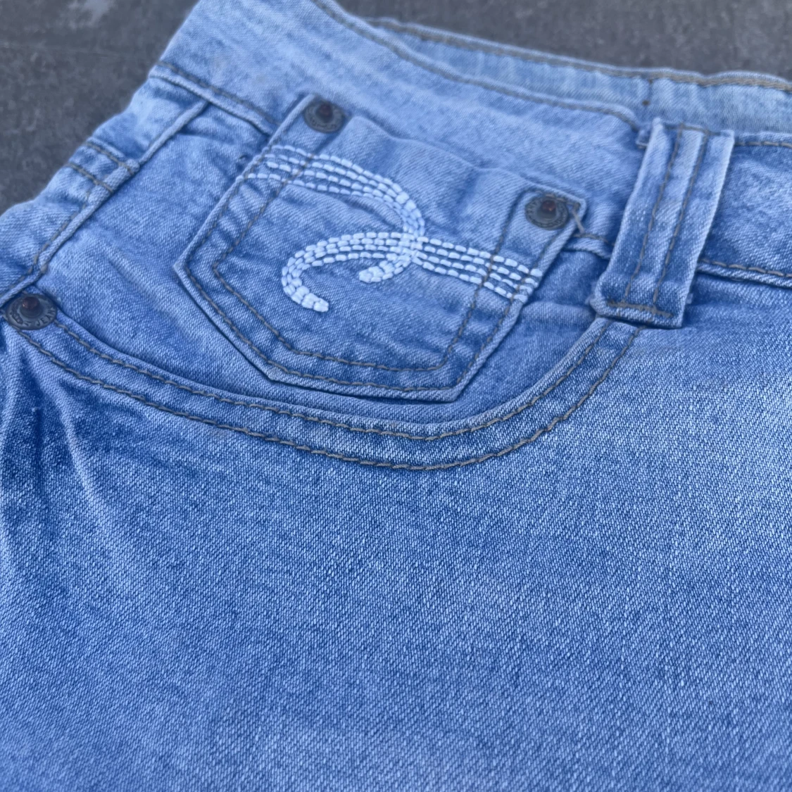 Lågmidjad jeanskjol - 91