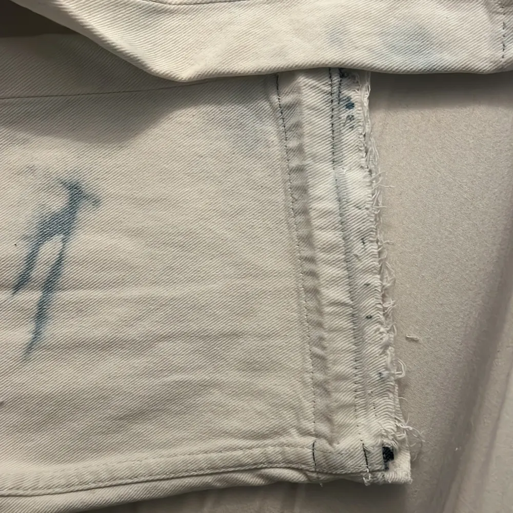 Jättecoola raka lågamidjade tie dye jeans. Har tyväär inga bilder på då dom är försmå💗. Jeans & Byxor.