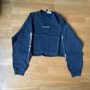 Blackpink tröja - En croppad Blackpink tröja. Bra skick, använd 1-2 gånger. 