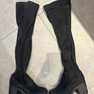 Overknee klackar  - Overknee klackar. Endast testade aldrig använda 