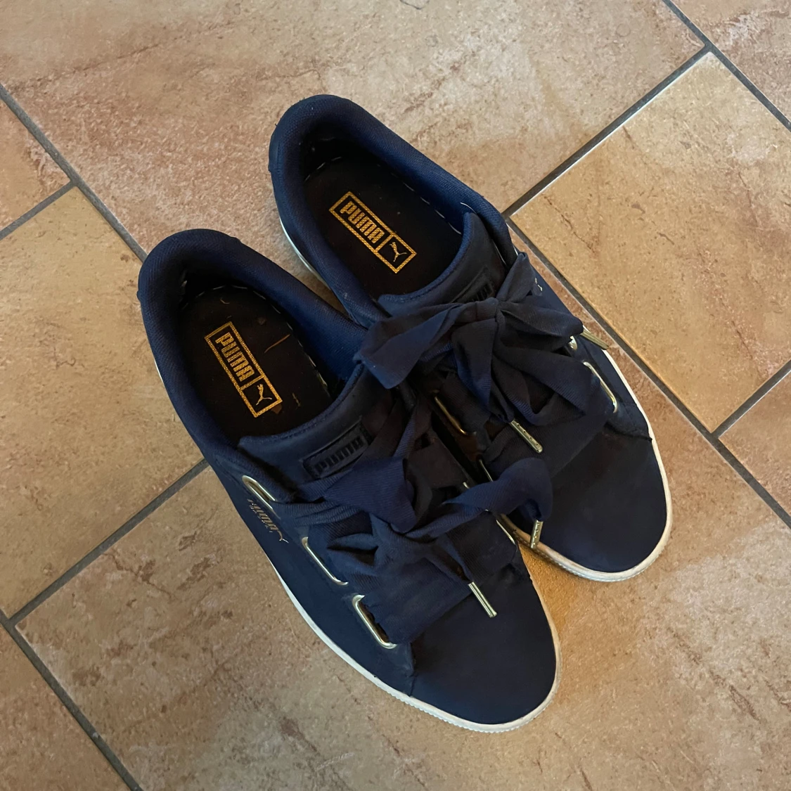 Marinblåa puma skor - 1