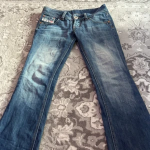 Diesel Jeans low waist - Diesel jeans storlek 26. Kontakta om mer info