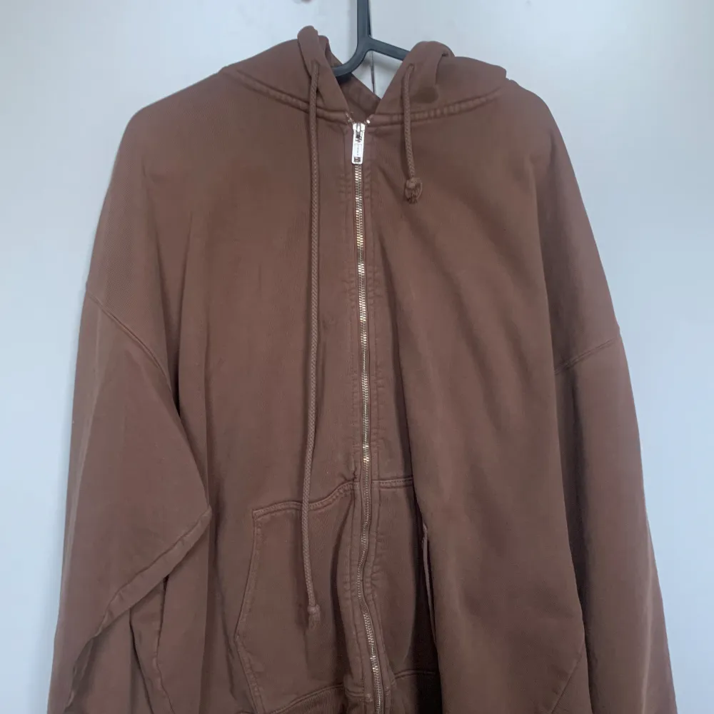 Brandy zip up hoodie in great condition. . Tröjor & Koftor.