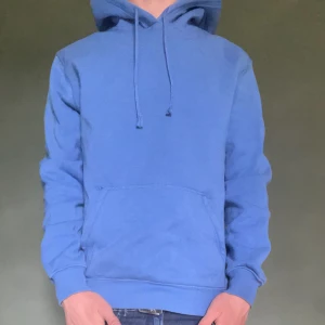 Blå hoodie  - Blå hoodie ifrån hm. 6/10 skick