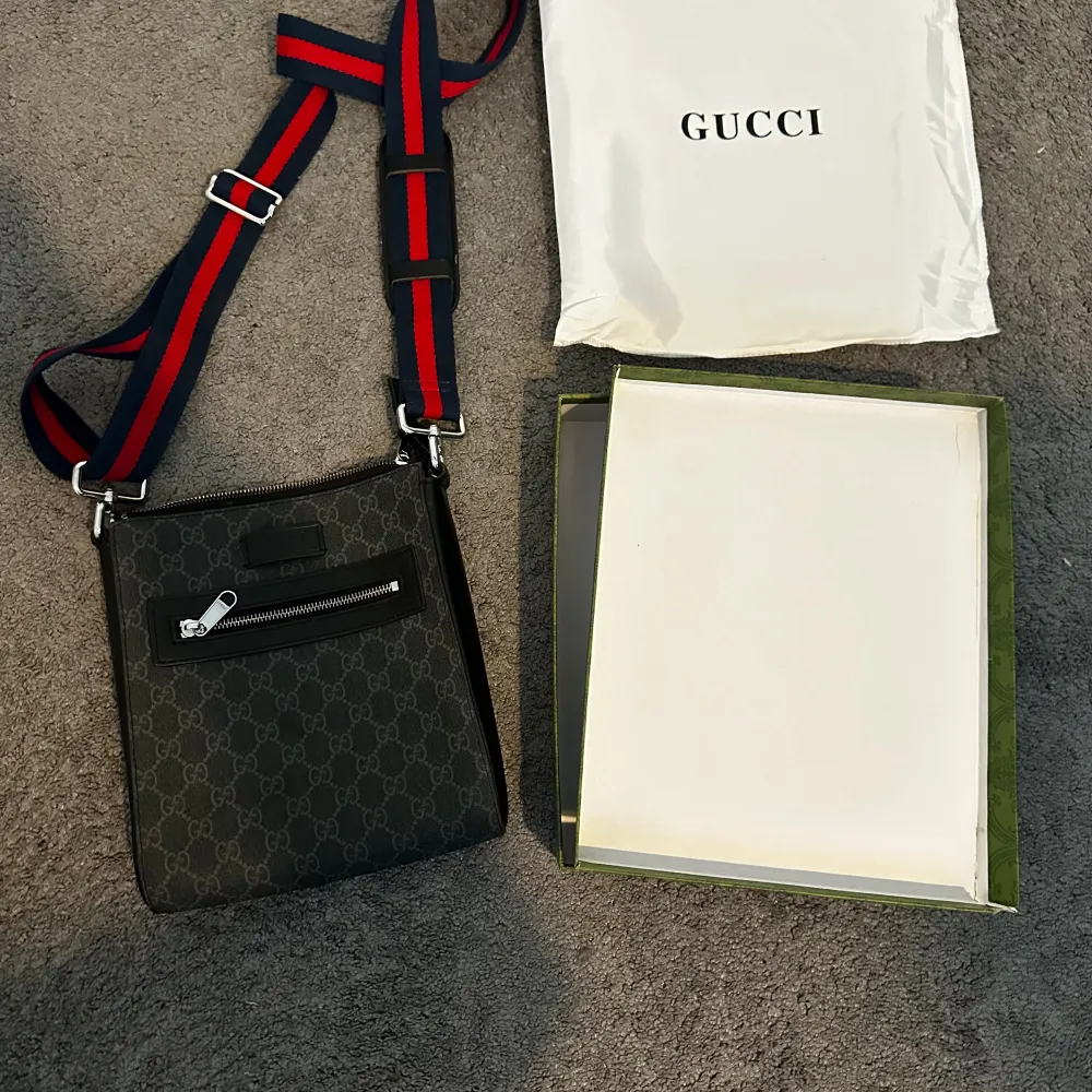 Gucci väska 1:1 Skick 9/10 Skriv för mer bilder. Väskor.