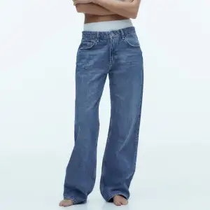 säljer mina jättesnygga zara jeans då de inte kommer till användning, köpte förra året för 399, lånad bild, kom privat för fler bilder, pris kan diskuteras vid snabb affär