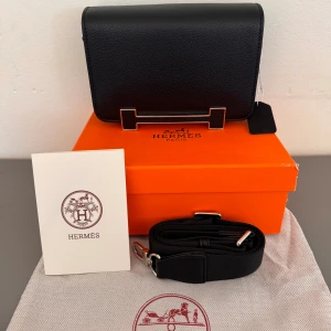 Axelväska  - Oanvänd 