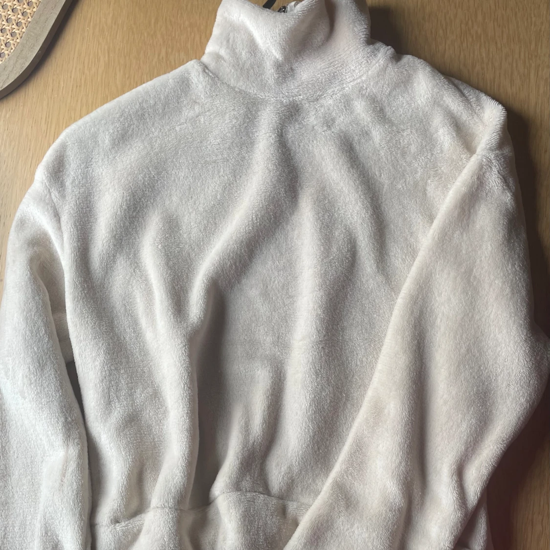 Croppad teddy tröja