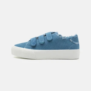 Söker even&odd skor - Söker even&odd skor i denim! Om ni har 36-38, hör av er! Kan betala bra❣️