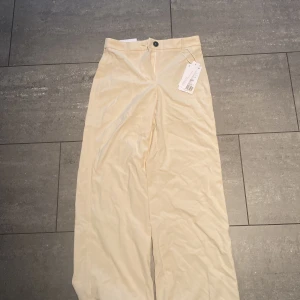 Kostymbyxor  - Helt oanvända