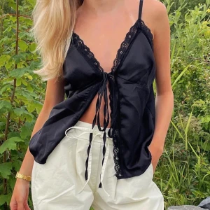 Design by si - Jättefin topp från design by si i storlek xs-s💕 Använd en gång