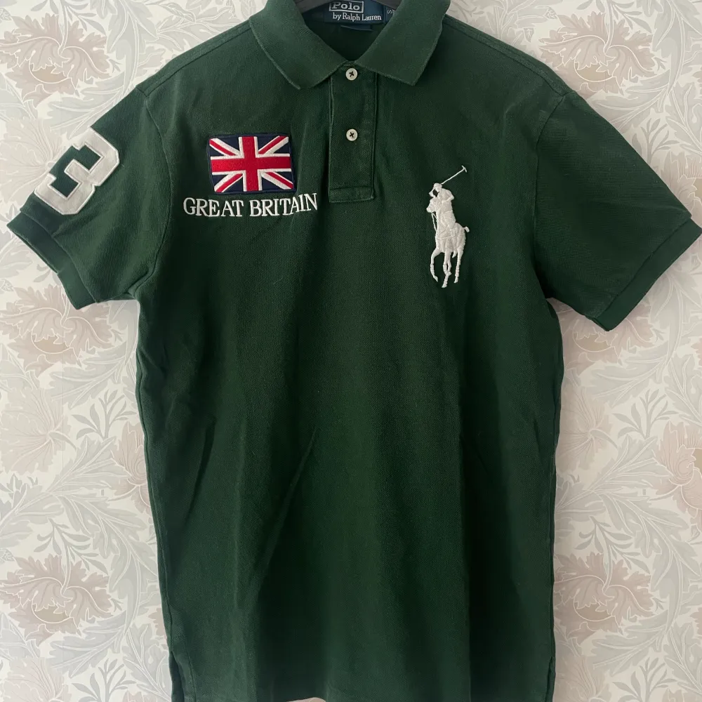 Ralph Lauren Great Britain Size Small Excellent Condition . T-shirts.