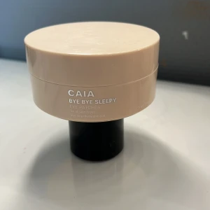 Caia eye patches  - Säljs då jag har andra jag använder, har använt några stycken har endast tagit i burken med spateln man får me och aldrig med fingrarna🌸orinalpris 350kr ,  kartong finns tyvärr inte kvar 