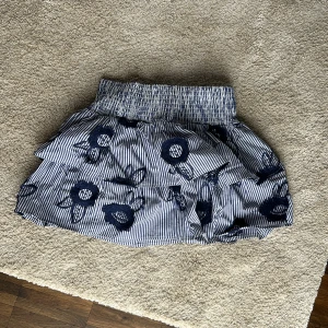 Kjol  - Söt kjol från Lindex, storlek S med mycket stretch🥰