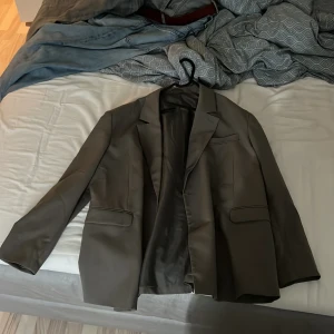 Oversized kavaj - Kavaj från weekday, grå strl 50, något oversized 