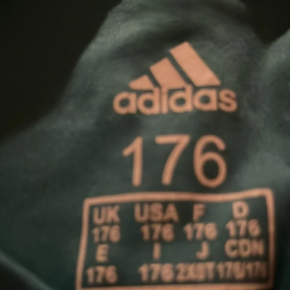Tyskland 🇩🇪 tröja från 2018 med nummer 13 muller i storlek 176 pris kan diskuteras . T-shirts.